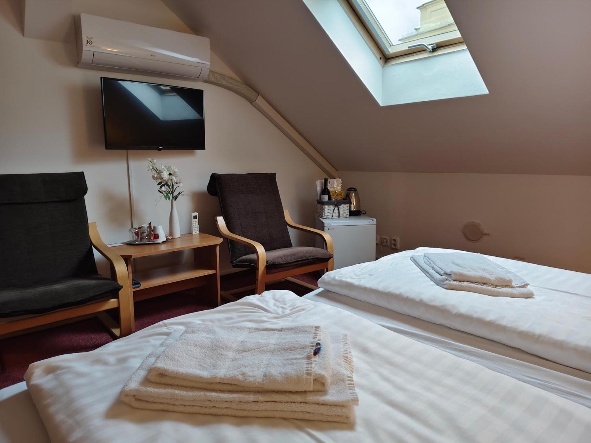 Hotel Bily Konicek Třeboň Eksteriør bilde