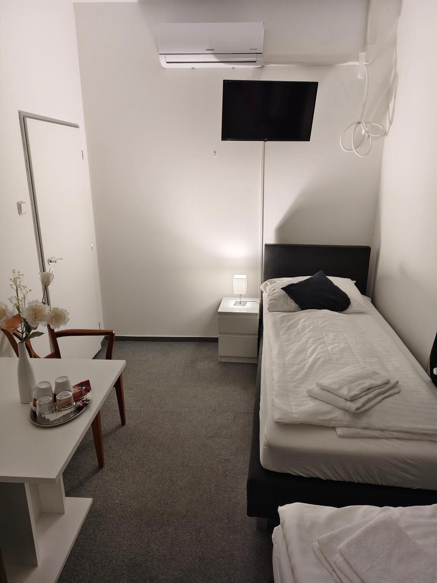 Hotel Bily Konicek Třeboň Eksteriør bilde