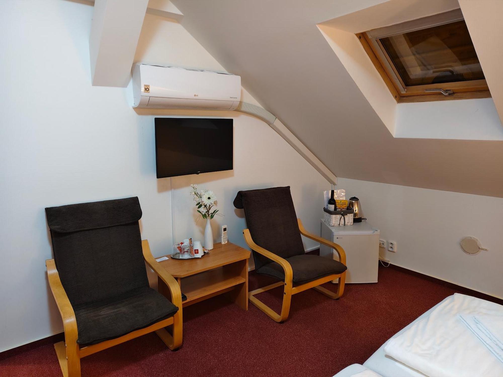 Hotel Bily Konicek Třeboň Eksteriør bilde