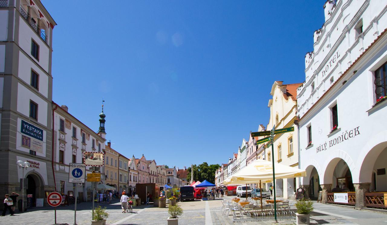 Hotel Bily Konicek Třeboň Eksteriør bilde