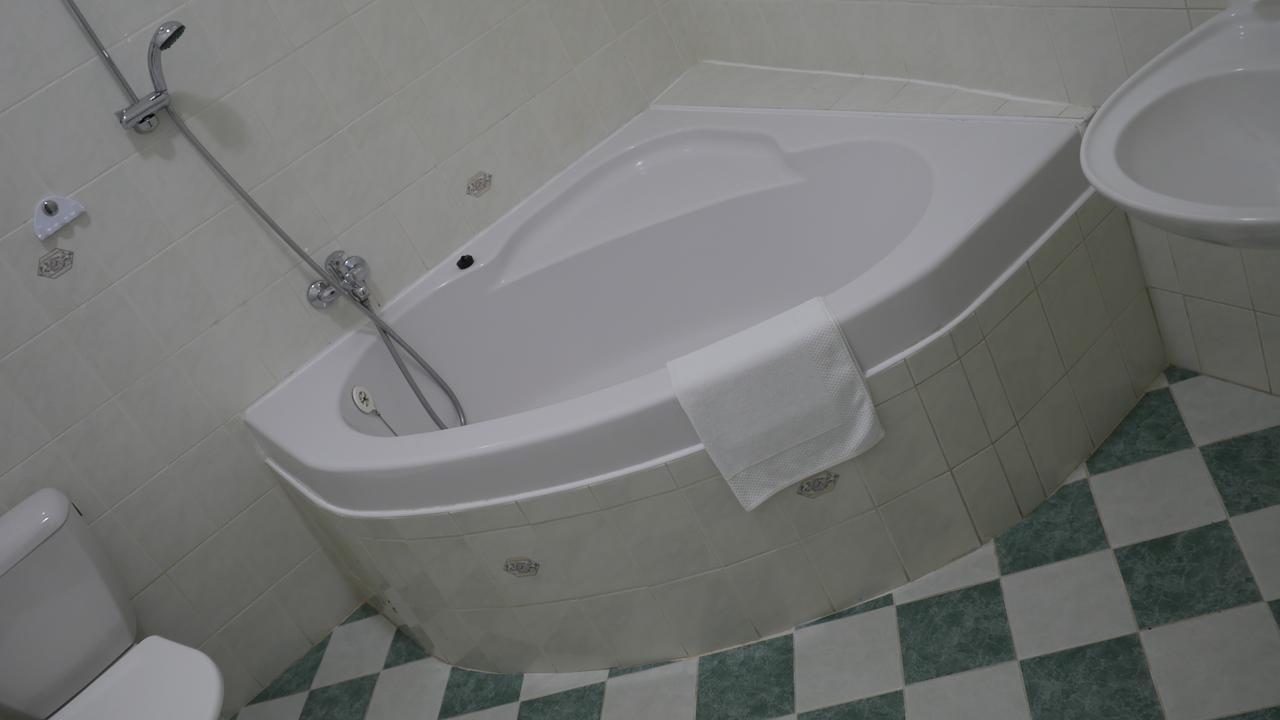 Hotel Bily Konicek Třeboň Eksteriør bilde